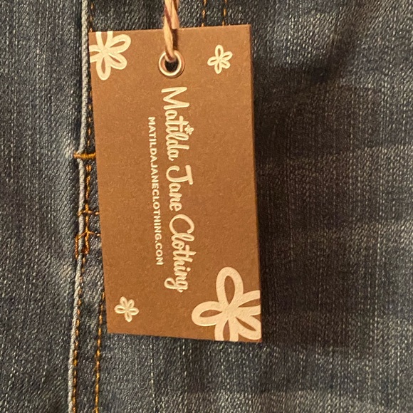 MATILDA JANE Sz 16 ladies jeans. NWT Length is 28! Stretchy straight legs! - Picture 3 of 5